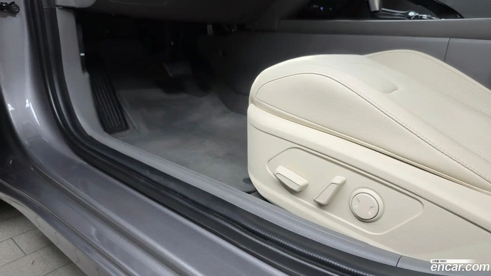 AVANTE Hyundai 2023.10-OPTION-024