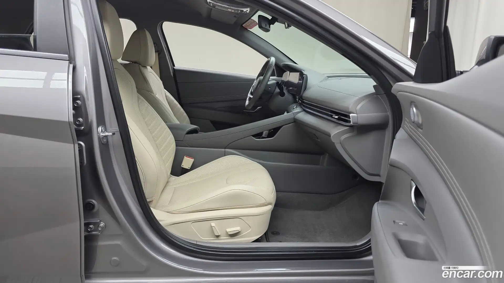 AVANTE Hyundai 2023.10-INNER-036