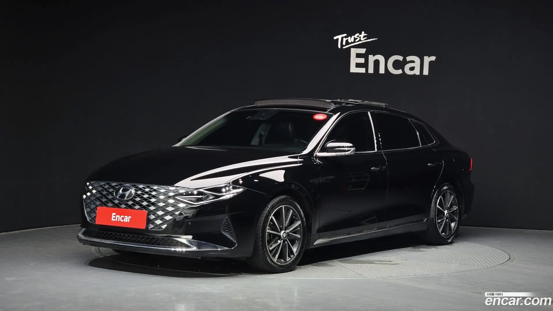 Main__Slider__Photo:Grandeur Hyundai 2022.1-0