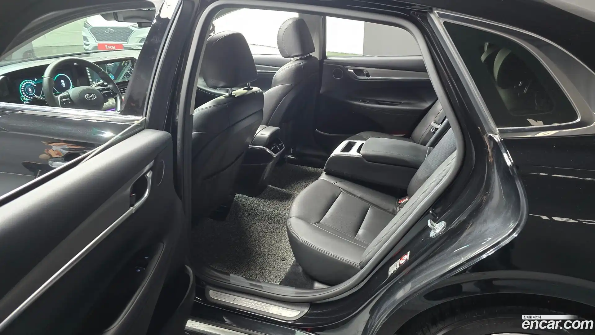 Grandeur Hyundai 2022.1-OPTION-015