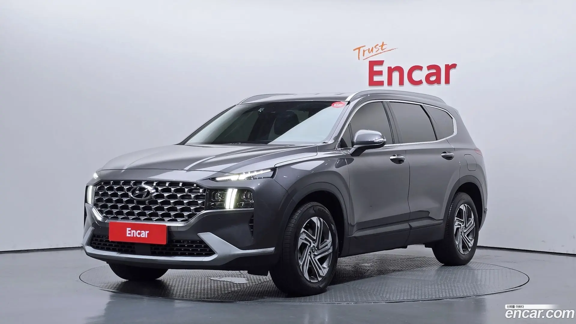 Main__Slider__Photo:Santafe Hyundai 2022.8-0