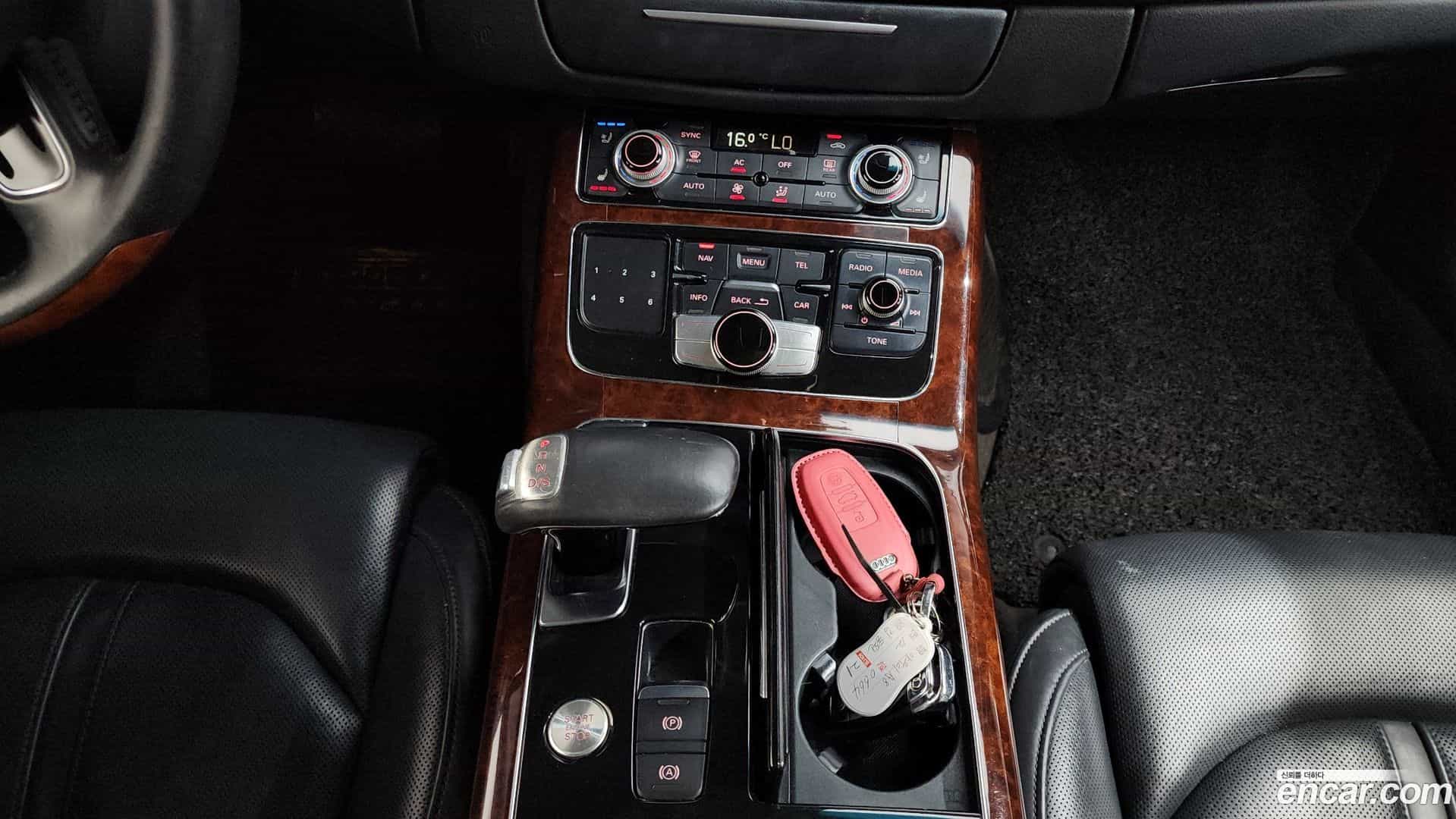 A8 Audi 2012.6-INNER-009