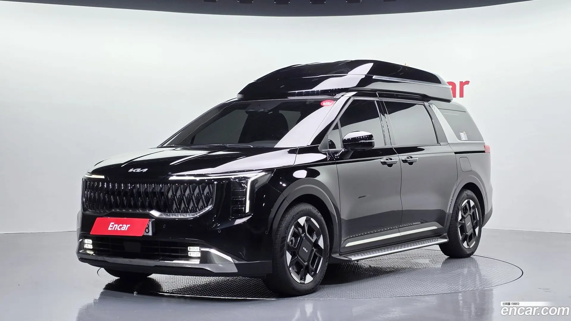 Main__Slider__Photo:Canival Kia 2025.4-0