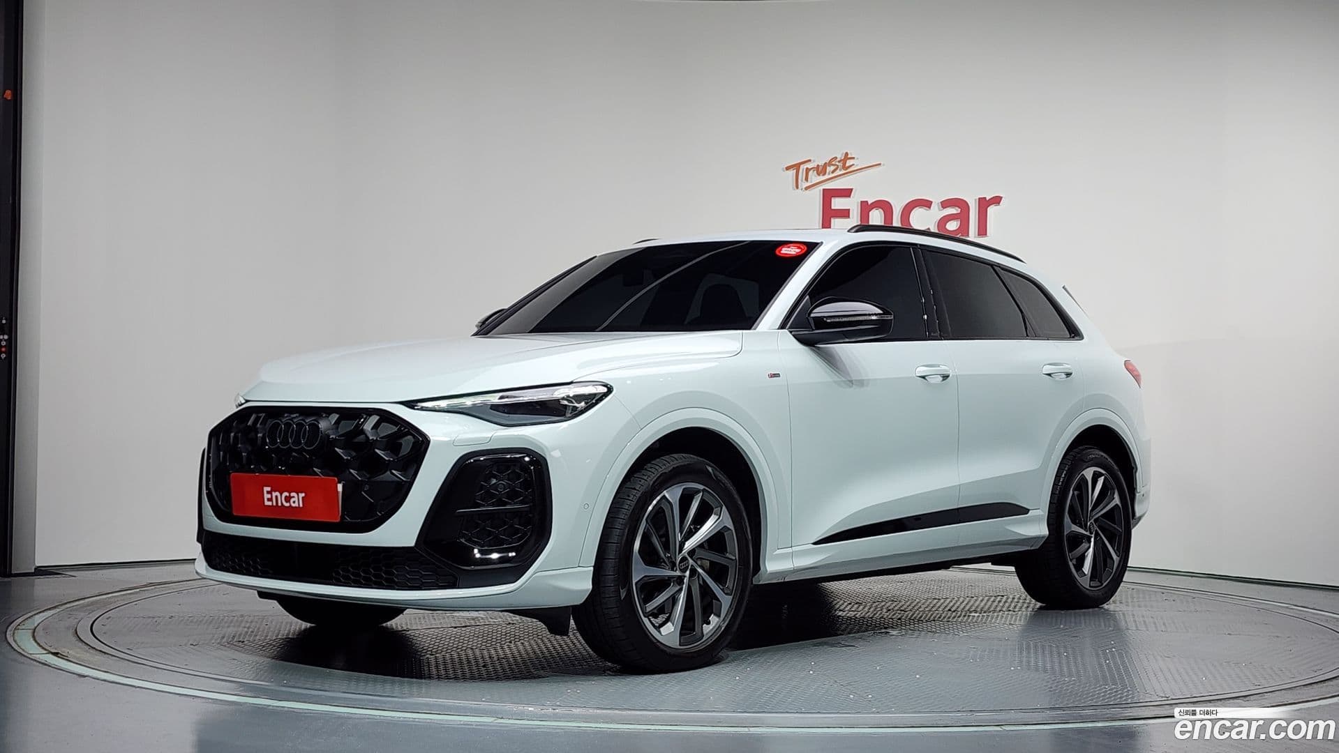 Main__Slider__Photo:Q5 Audi 2025.10-0