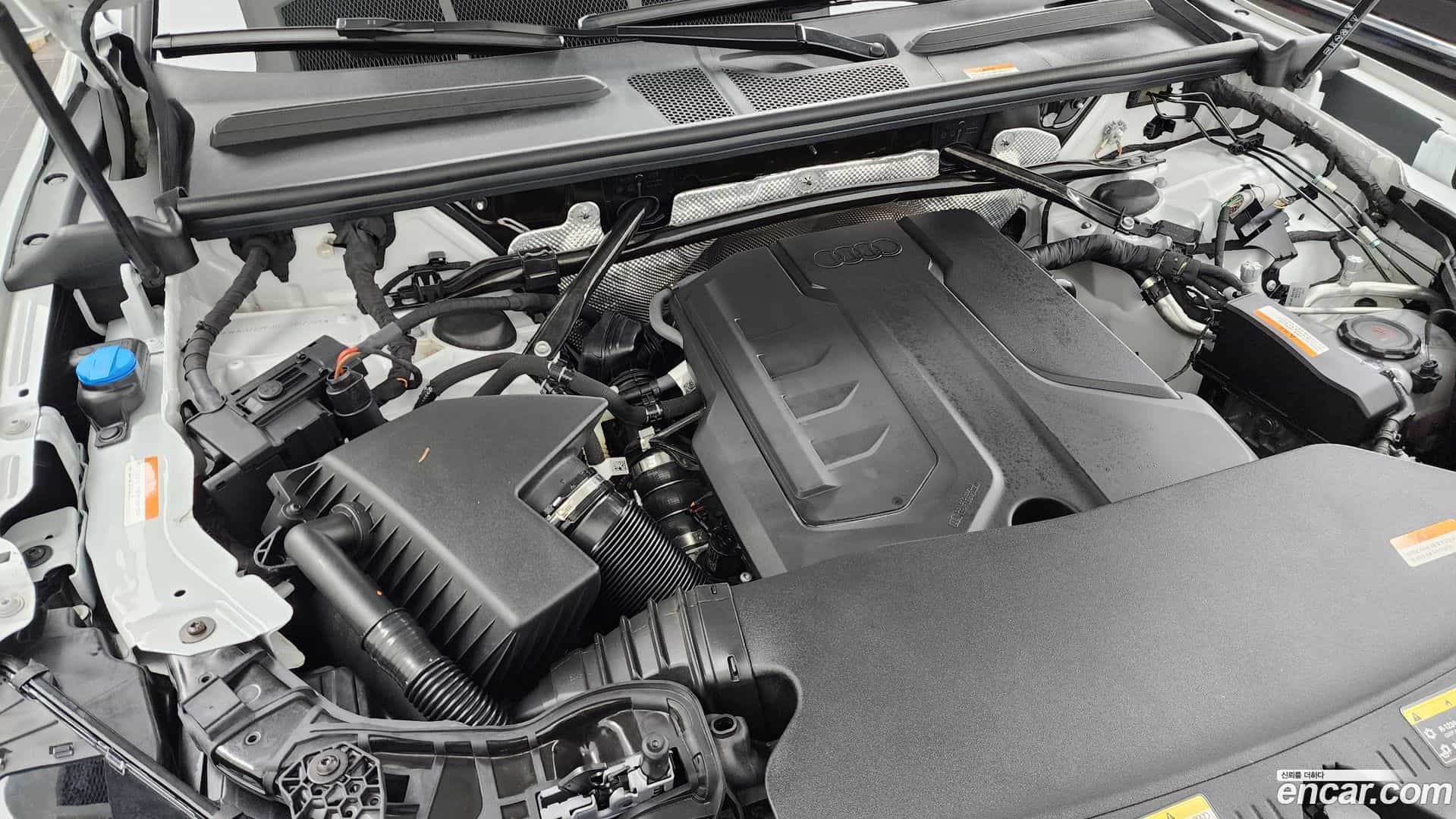 Q5 Audi 2025.10-OUTER-006