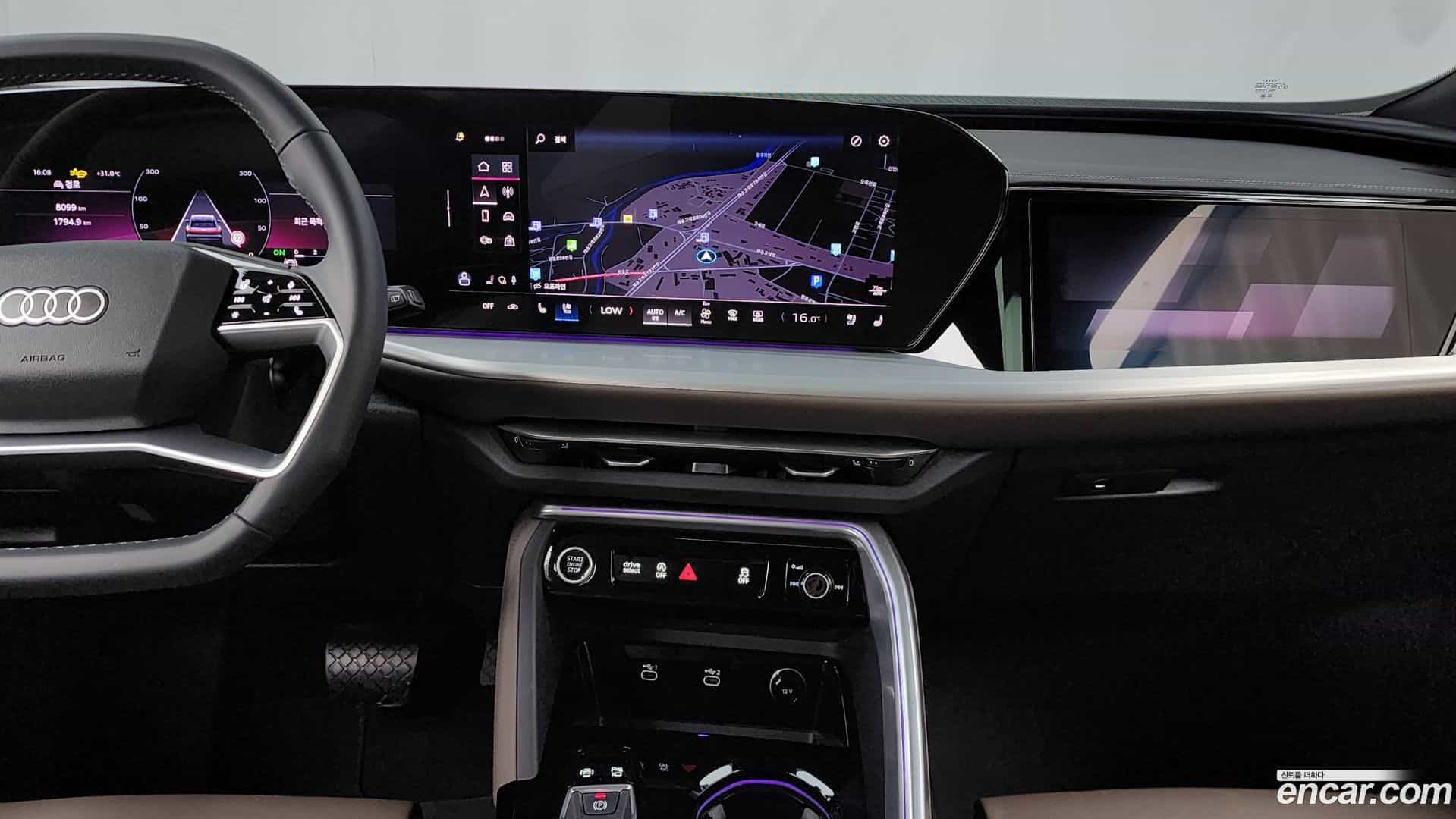 Q5 Audi 2025.10-OPTION-018