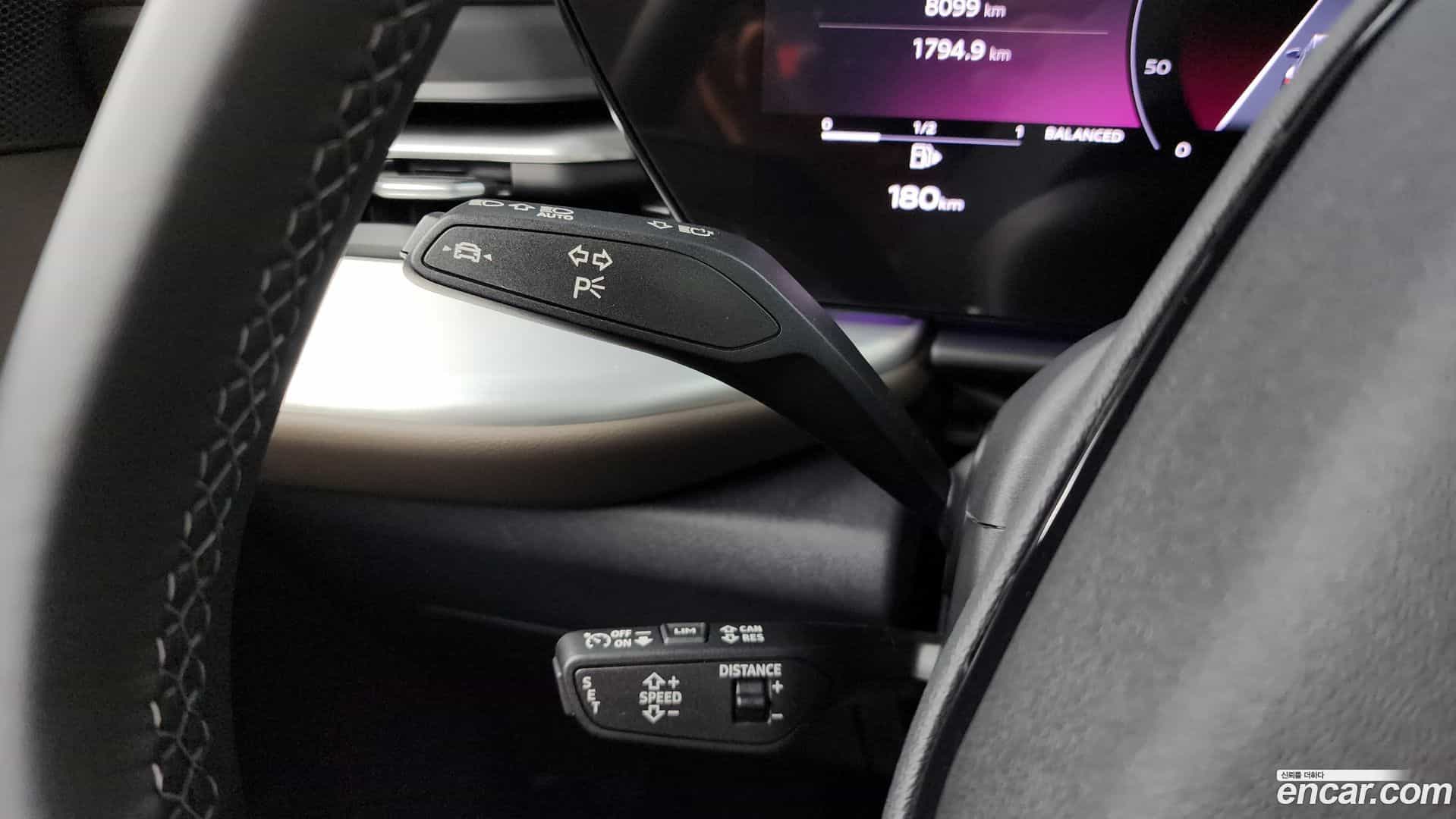 Q5 Audi 2025.10-OPTION-020