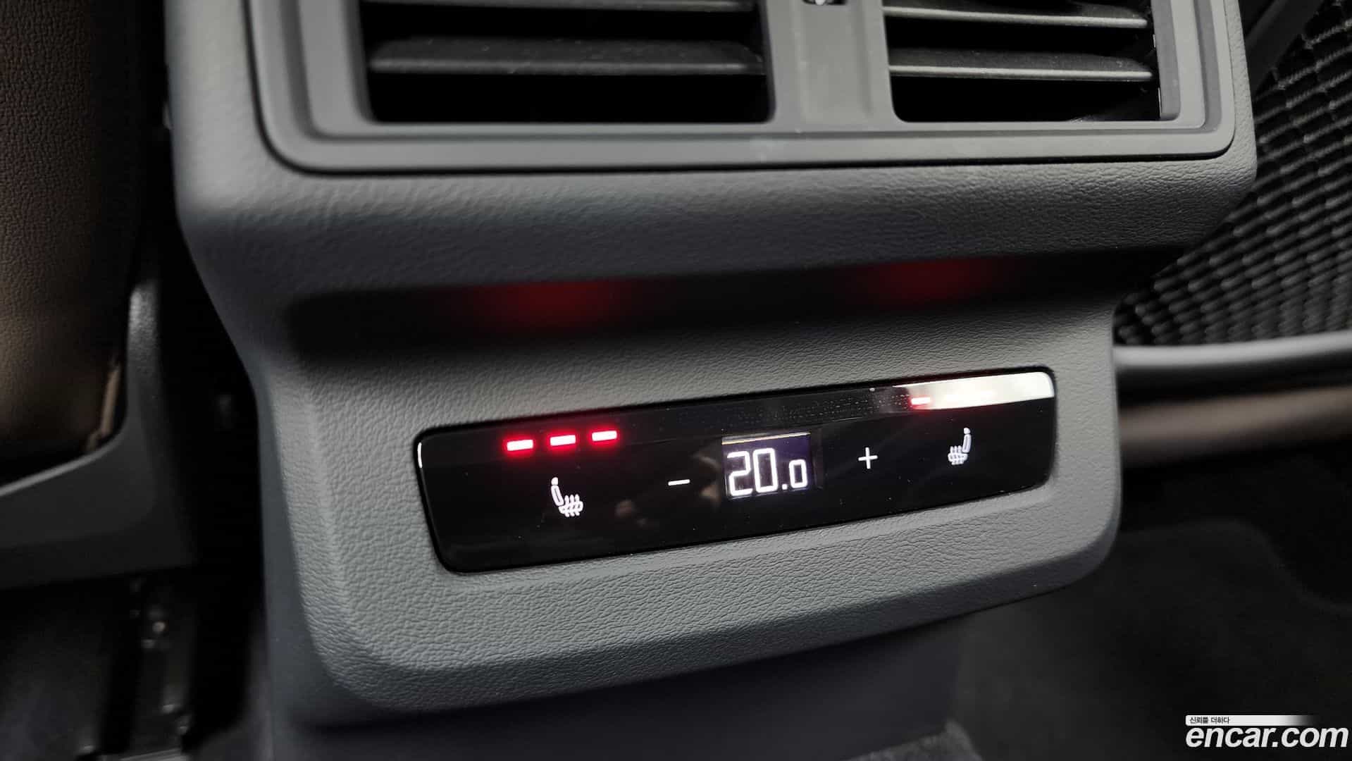 Q5 Audi 2025.10-OPTION-023