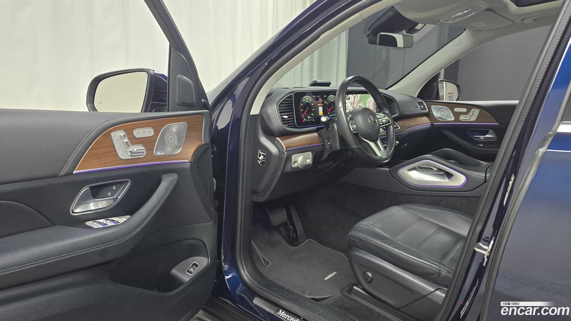 GLE-Class Mercedes-Benz 2021.3-INNER-010