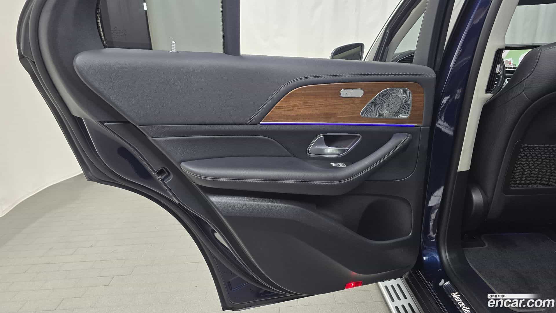 GLE-Class Mercedes-Benz 2021.3-INNER-035