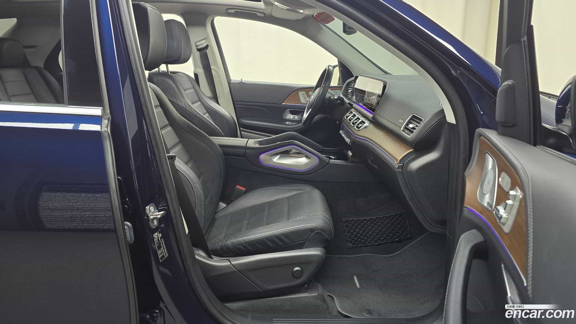 GLE-Class Mercedes-Benz 2021.3-INNER-036