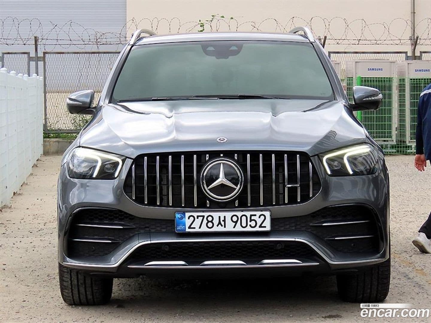 Main__Slider__Photo:GLE-Class Mercedes-Benz 2023.7-0