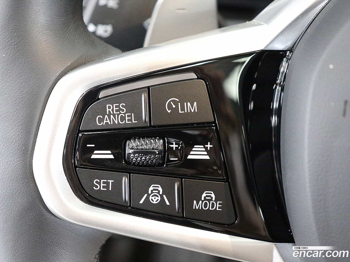 3-Series BMW 2024.10-INNER-010