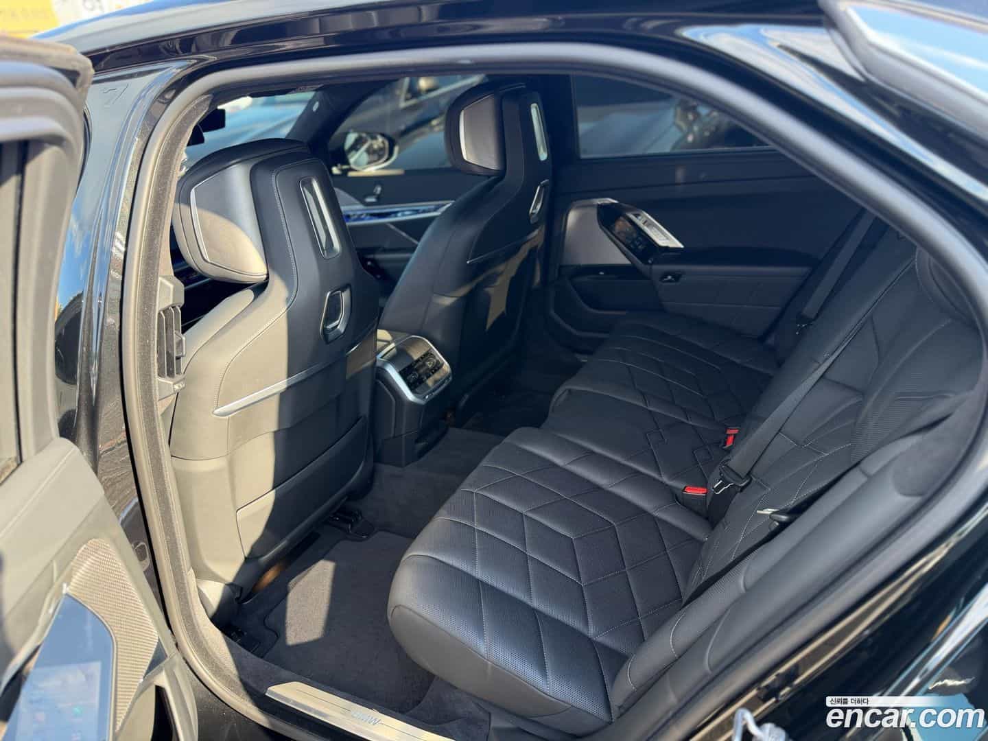 7-Series BMW 2023.9-OPTION-017
