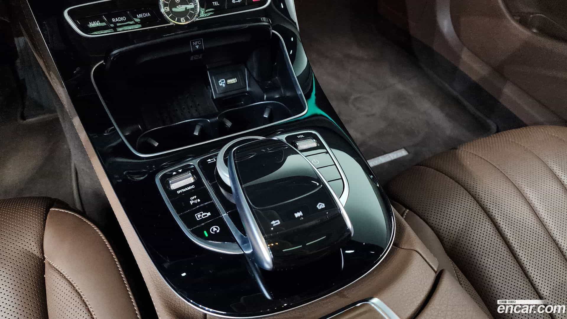 E-Class Mercedes-Benz 2018.11-INNER-009