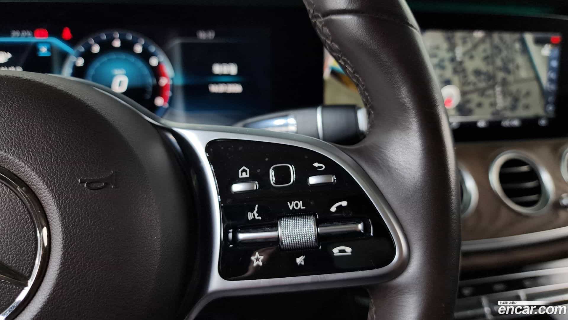 E-Class Mercedes-Benz 2018.11-OPTION-020