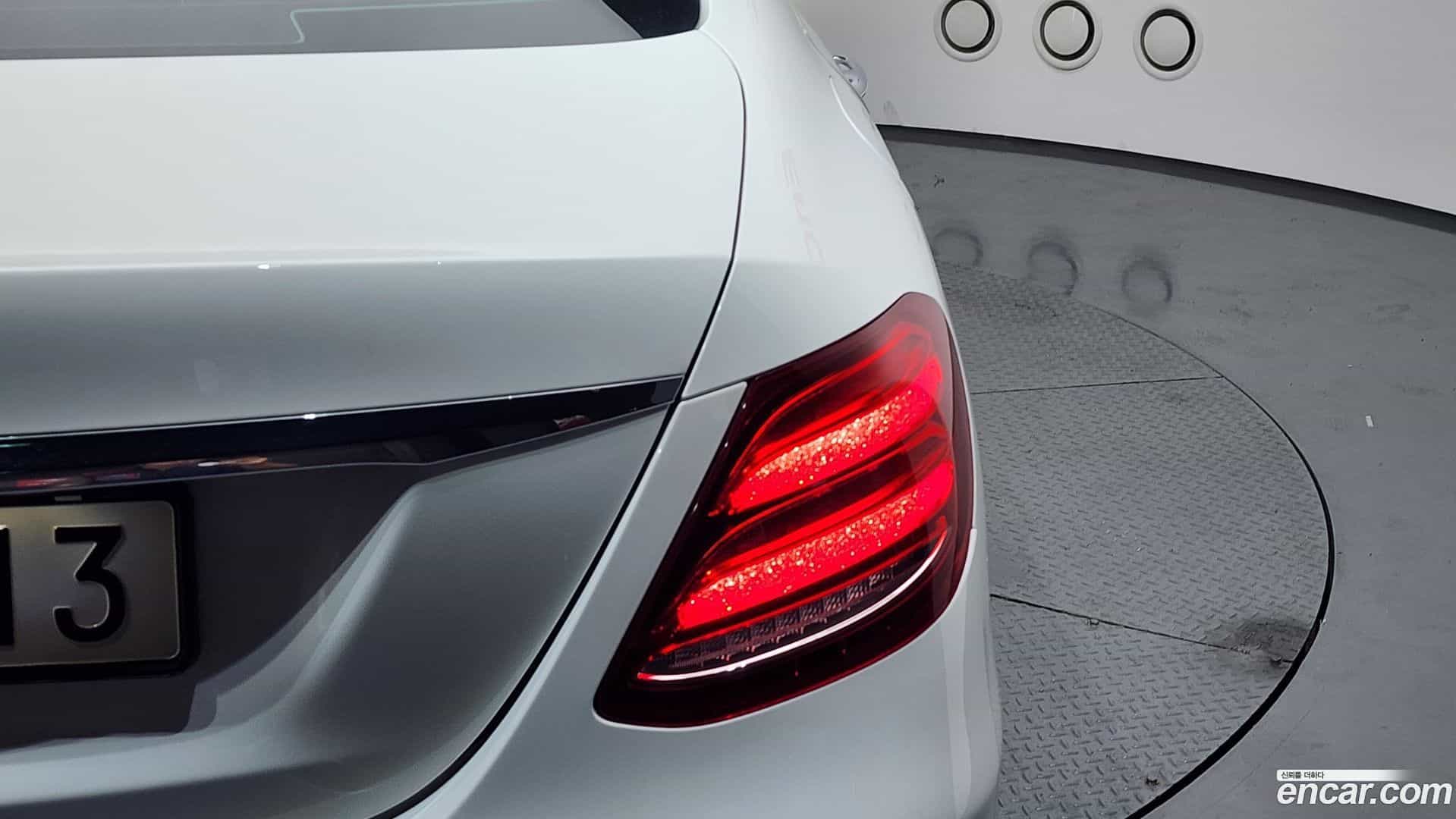 E-Class Mercedes-Benz 2018.11-OUTER-033