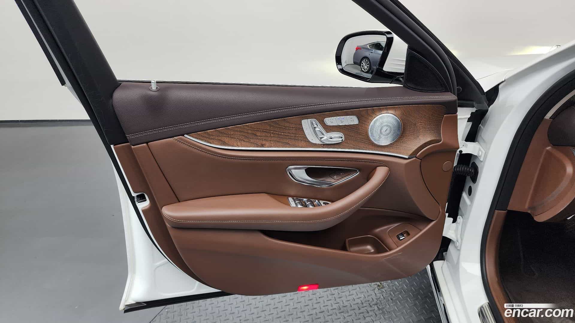 E-Class Mercedes-Benz 2018.11-INNER-034