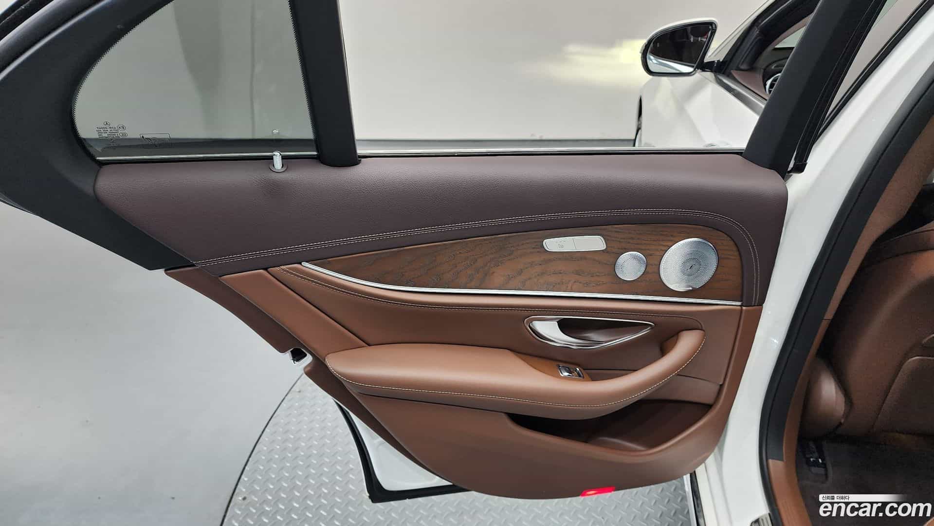 E-Class Mercedes-Benz 2018.11-INNER-035