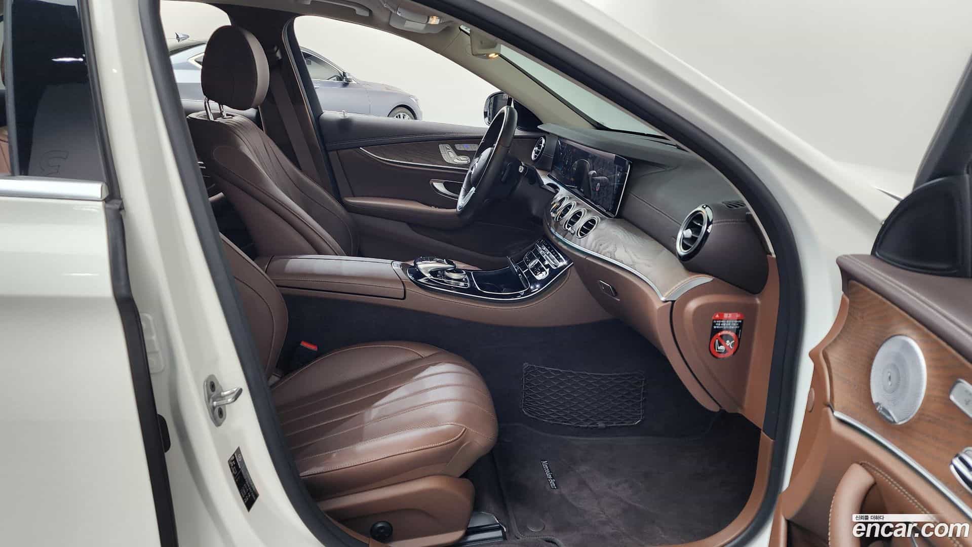E-Class Mercedes-Benz 2018.11-INNER-036