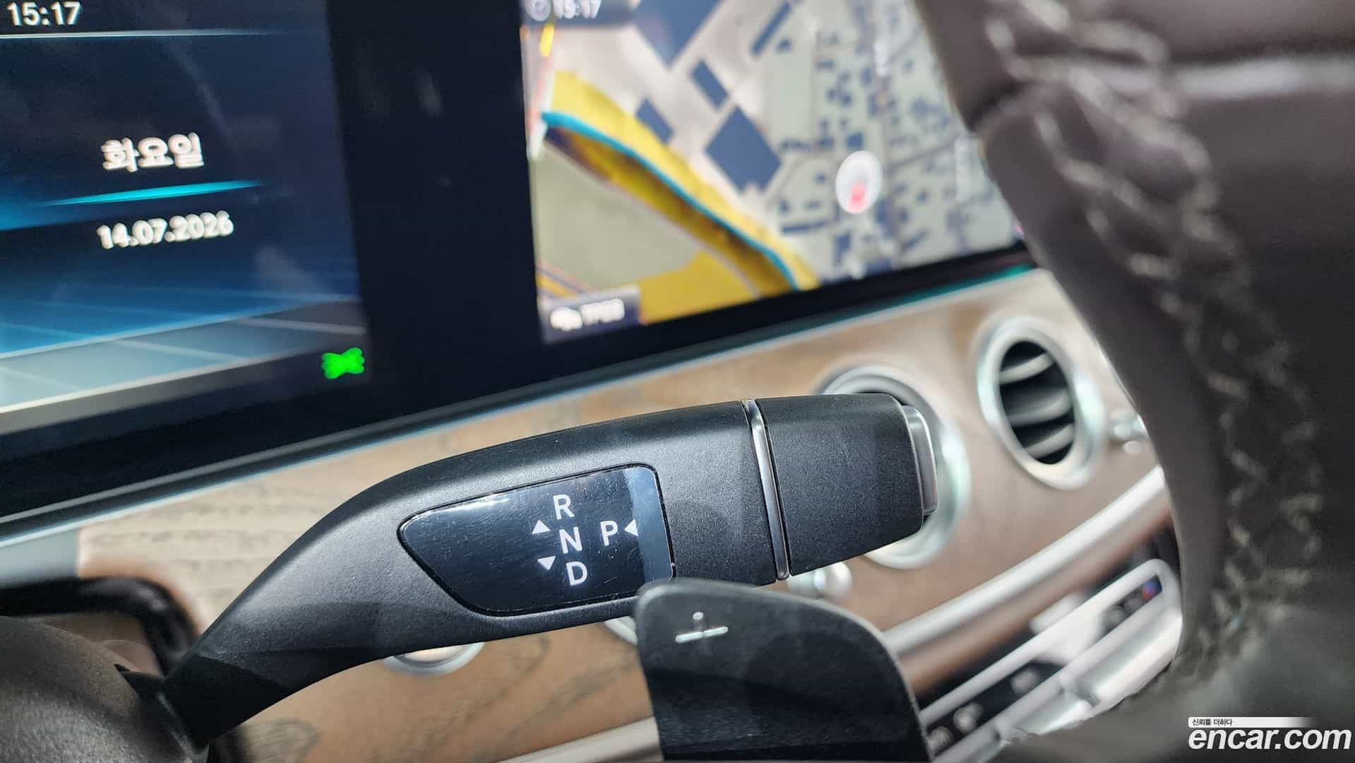 E-Class Mercedes-Benz 2018.11-OPTION-040