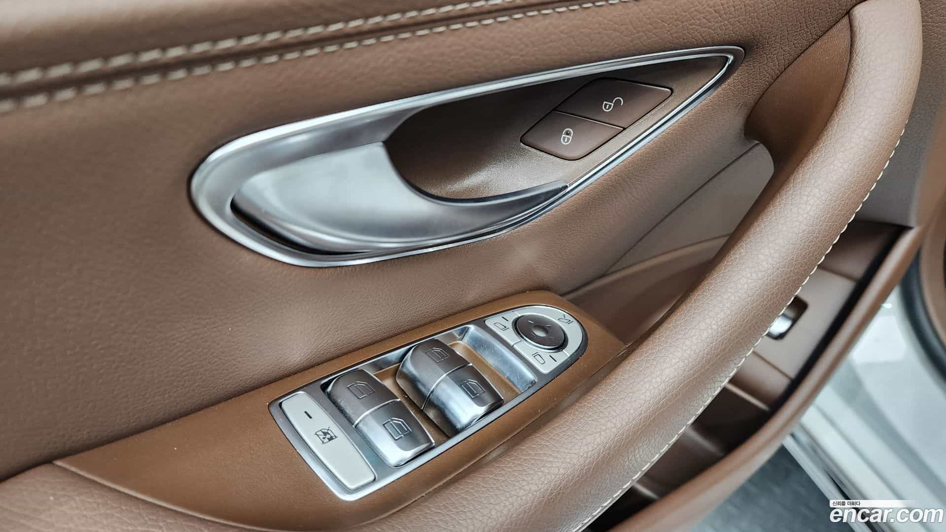 E-Class Mercedes-Benz 2018.11-OPTION-048
