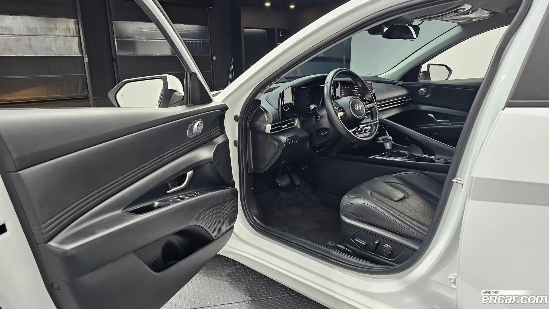 AVANTE Hyundai 2022.4-INNER-010