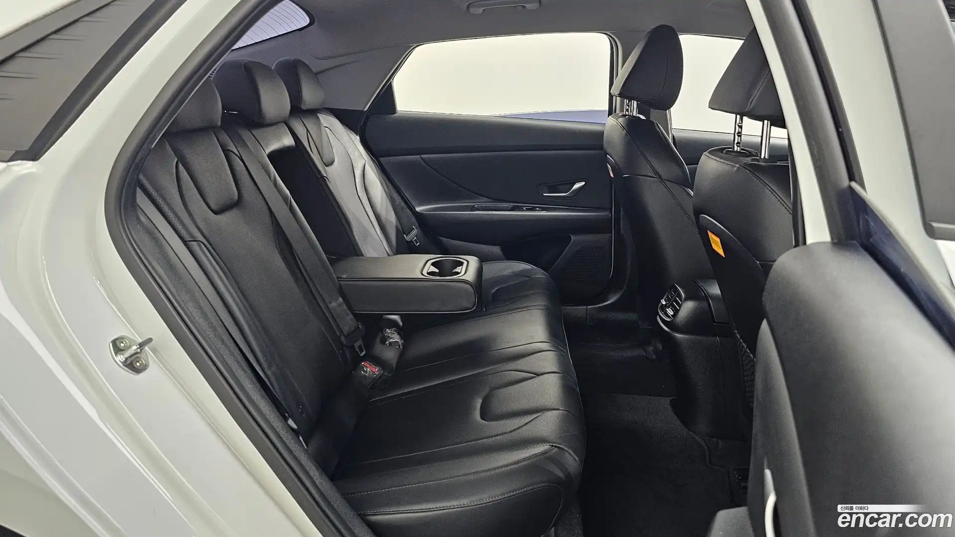 AVANTE Hyundai 2022.4-OPTION-016