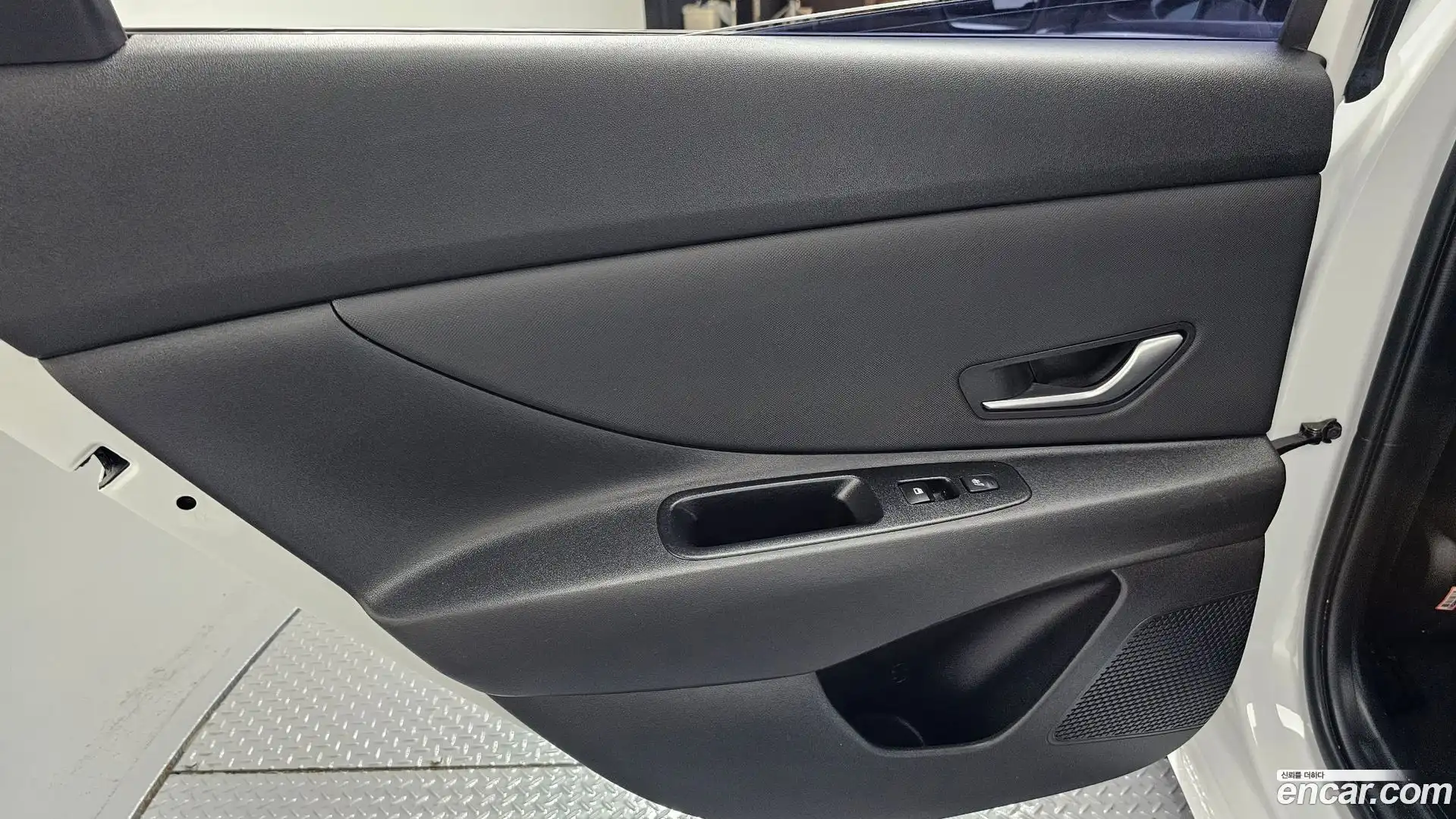 AVANTE Hyundai 2022.4-INNER-035