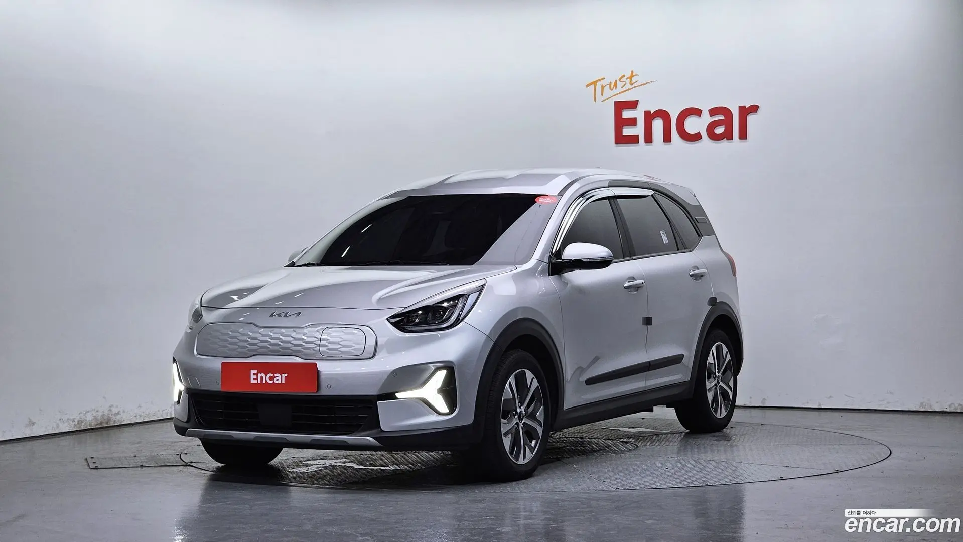 Main__Slider__Photo:Niro Kia 2022.10-0