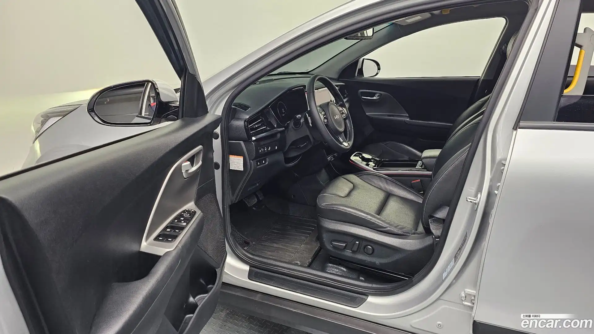 Niro Kia 2022.10-INNER-010