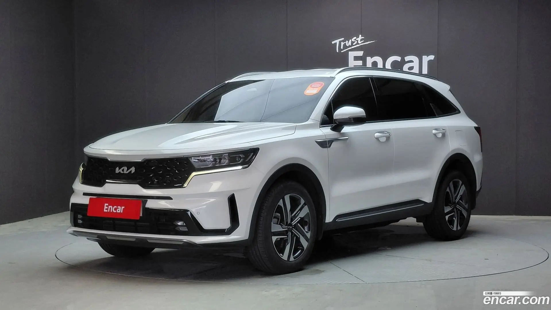 Main__Slider__Photo:Sorento Kia 2022.6-0