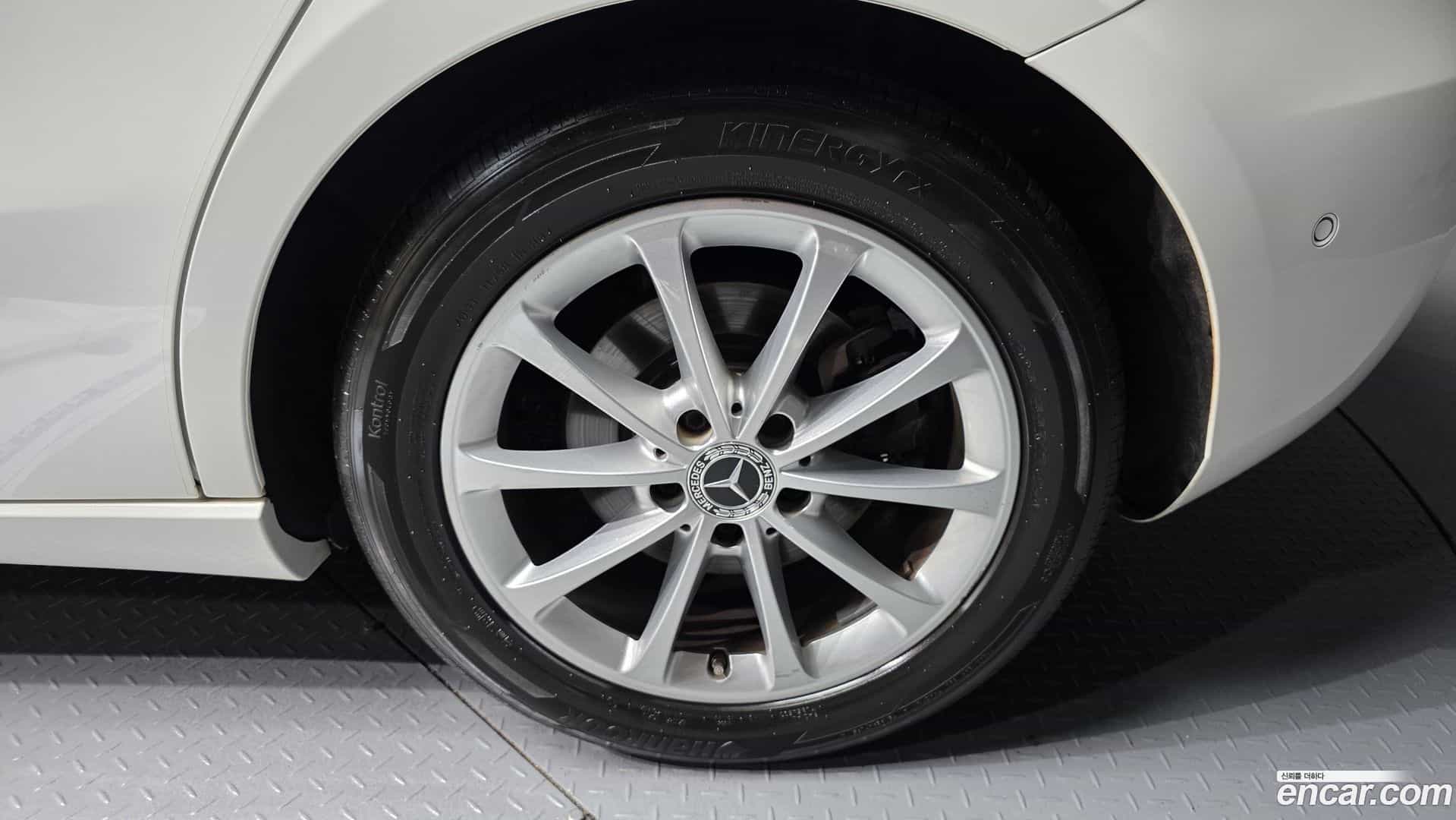 A-Class Mercedes-Benz 2019.10-OUTER-005