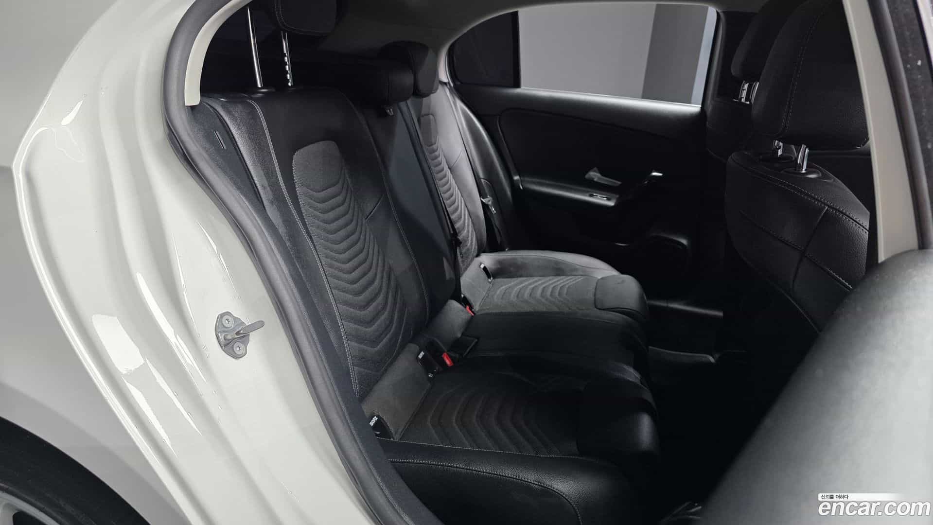 A-Class Mercedes-Benz 2019.10-OPTION-016