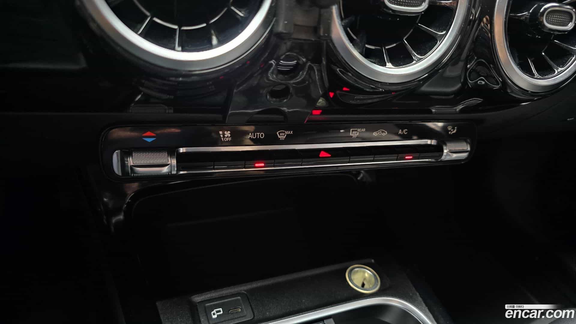 A-Class Mercedes-Benz 2019.10-OPTION-021