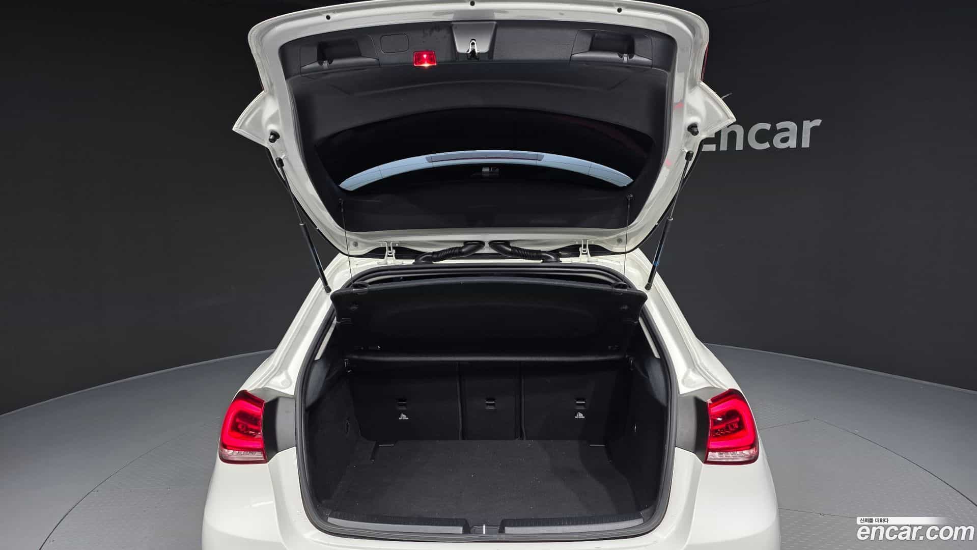 A-Class Mercedes-Benz 2019.10-OPTION-024