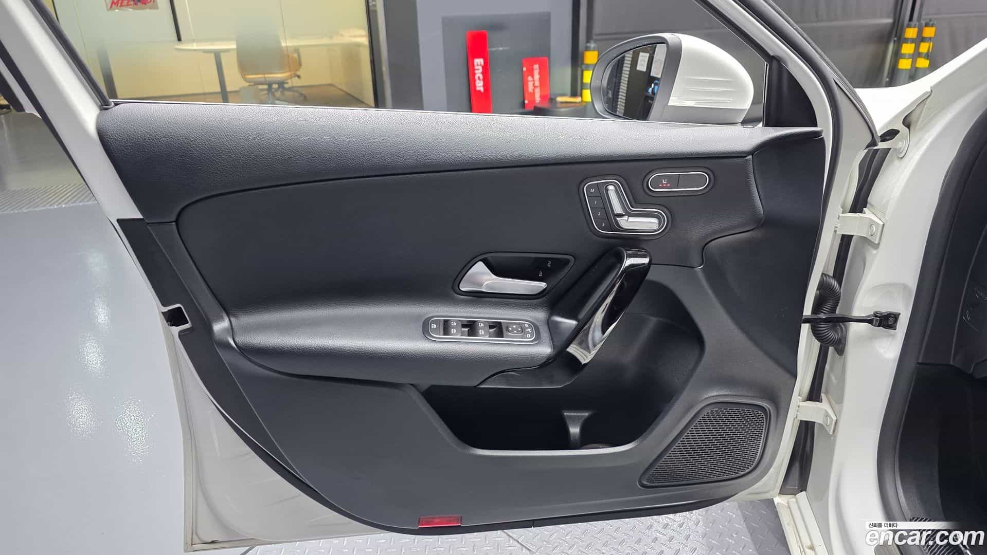A-Class Mercedes-Benz 2019.10-INNER-034