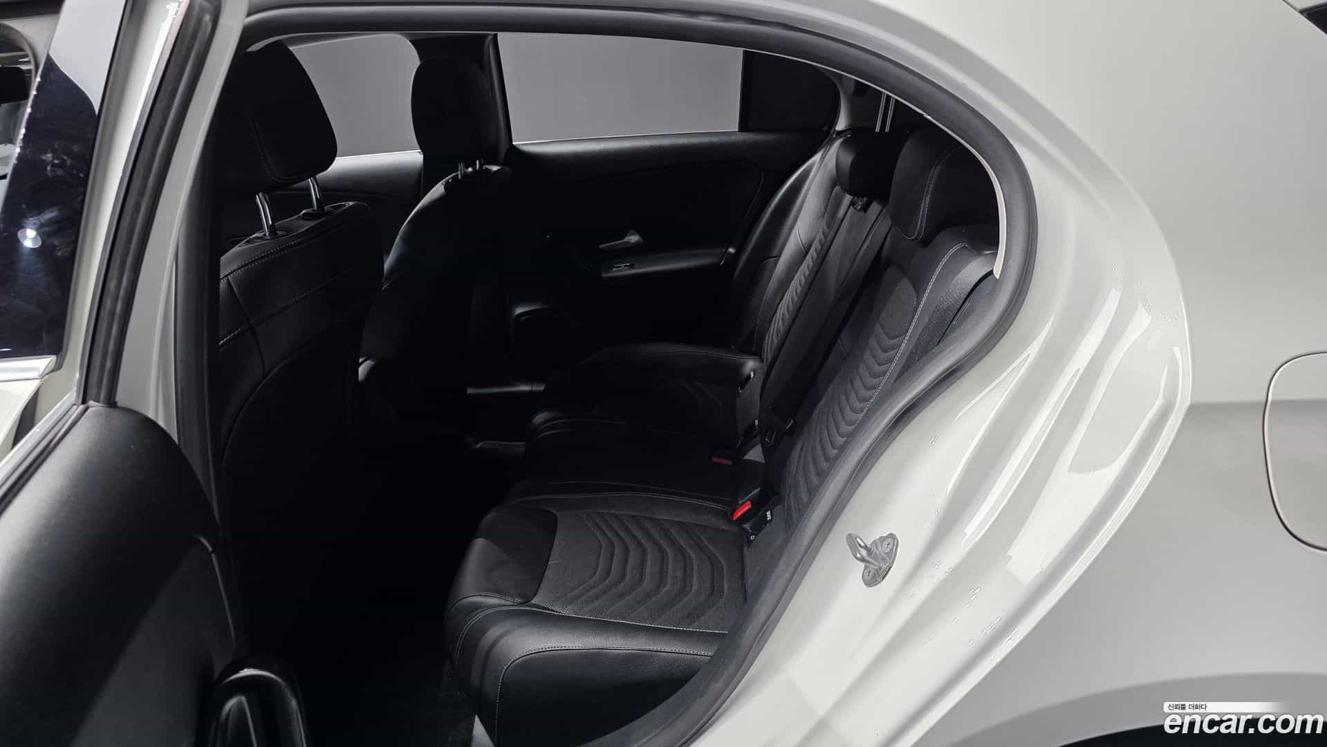 A-Class Mercedes-Benz 2019.10-INNER-036