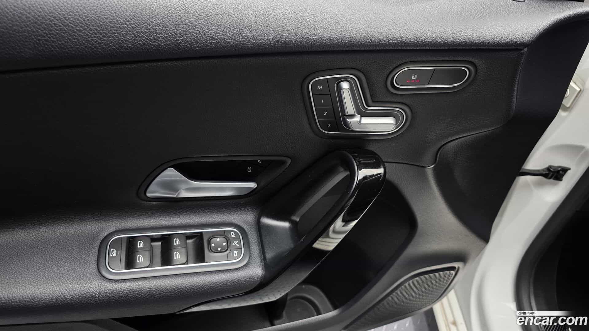 A-Class Mercedes-Benz 2019.10-OPTION-043