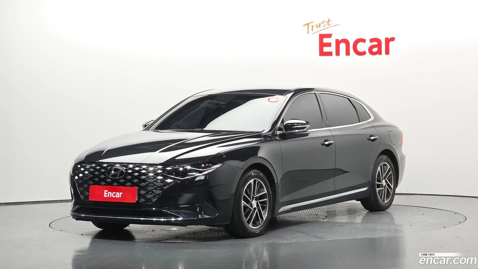 Main__Slider__Photo:Grandeur Hyundai 2020.7-0