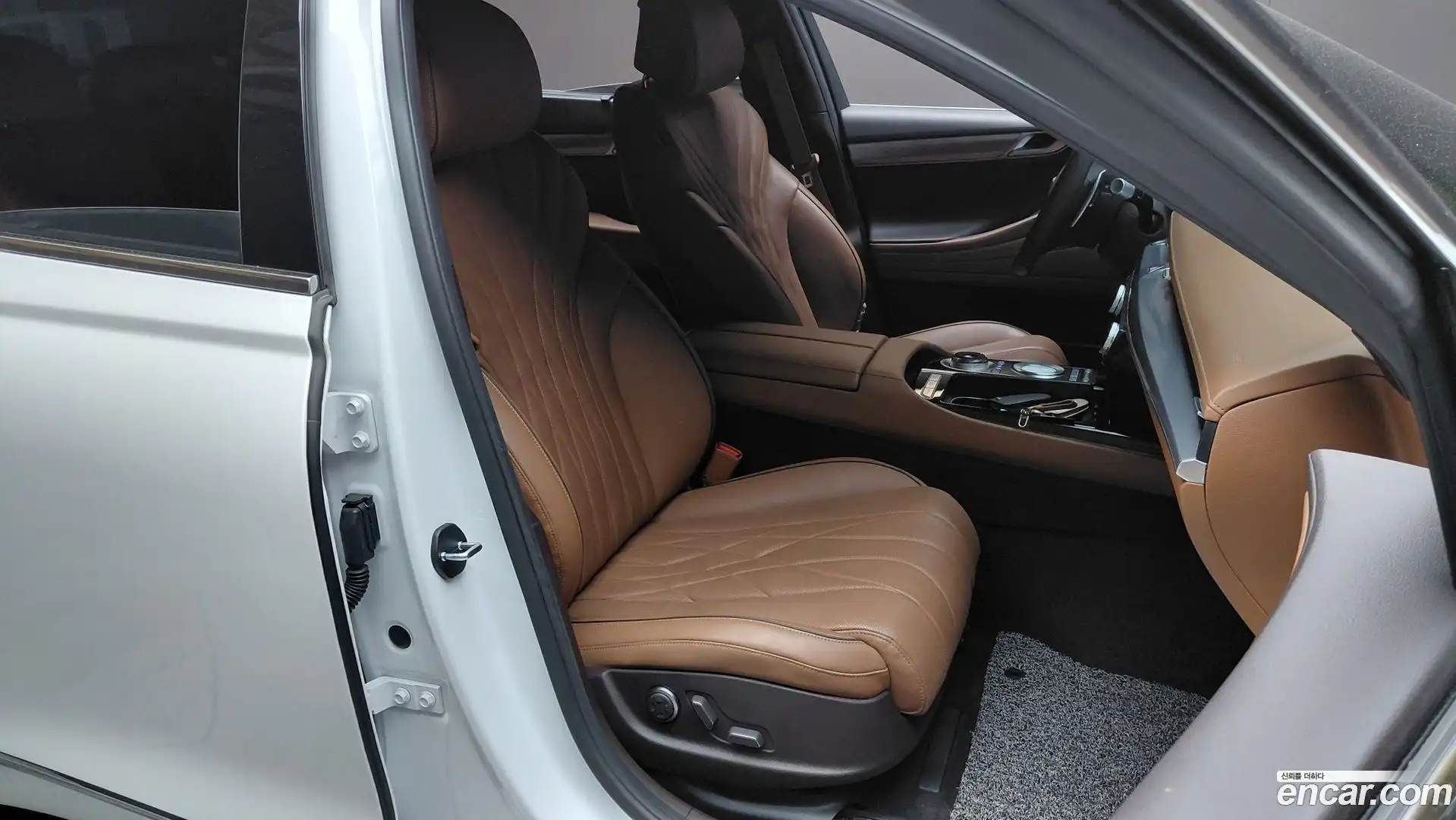G80 Genesis 2022.7-INNER-036