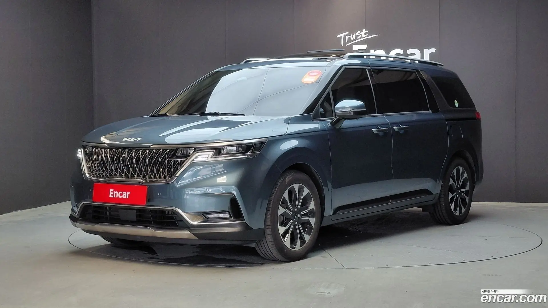 Main__Slider__Photo:Canival Kia 2022.6-0