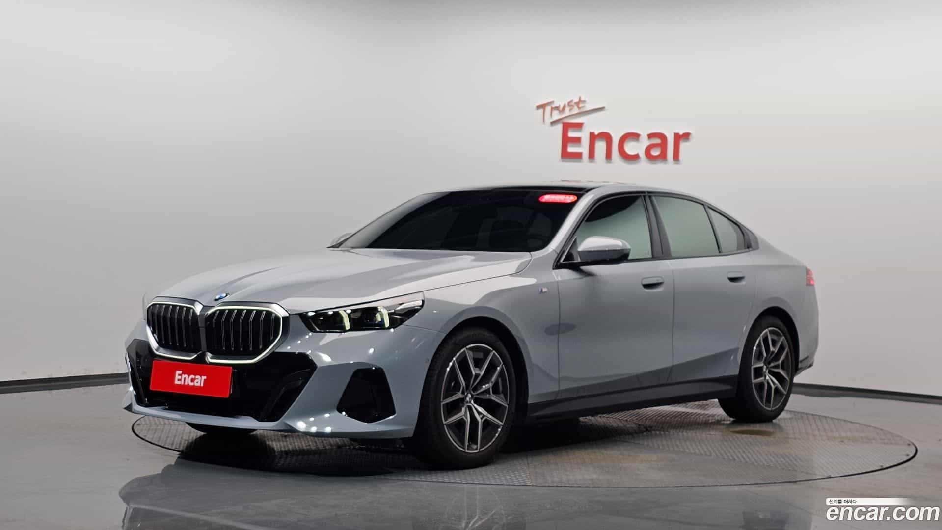 5-Series BMW 2024.8-THUMBNAIL-011