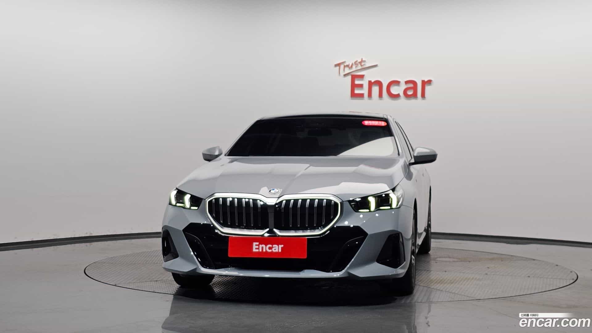 5-Series BMW 2024.8-OUTER-003