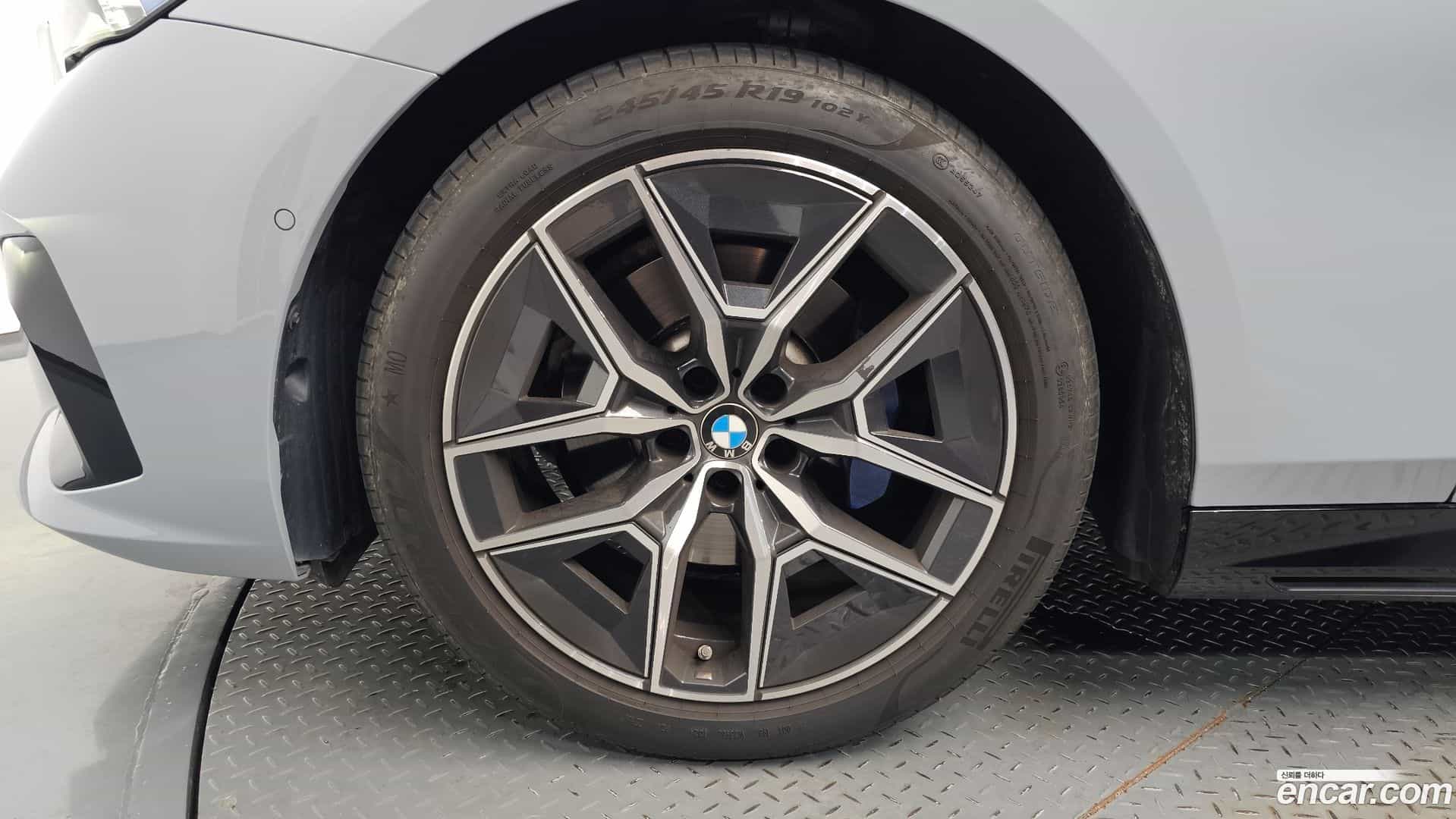5-Series BMW 2024.8-OUTER-005