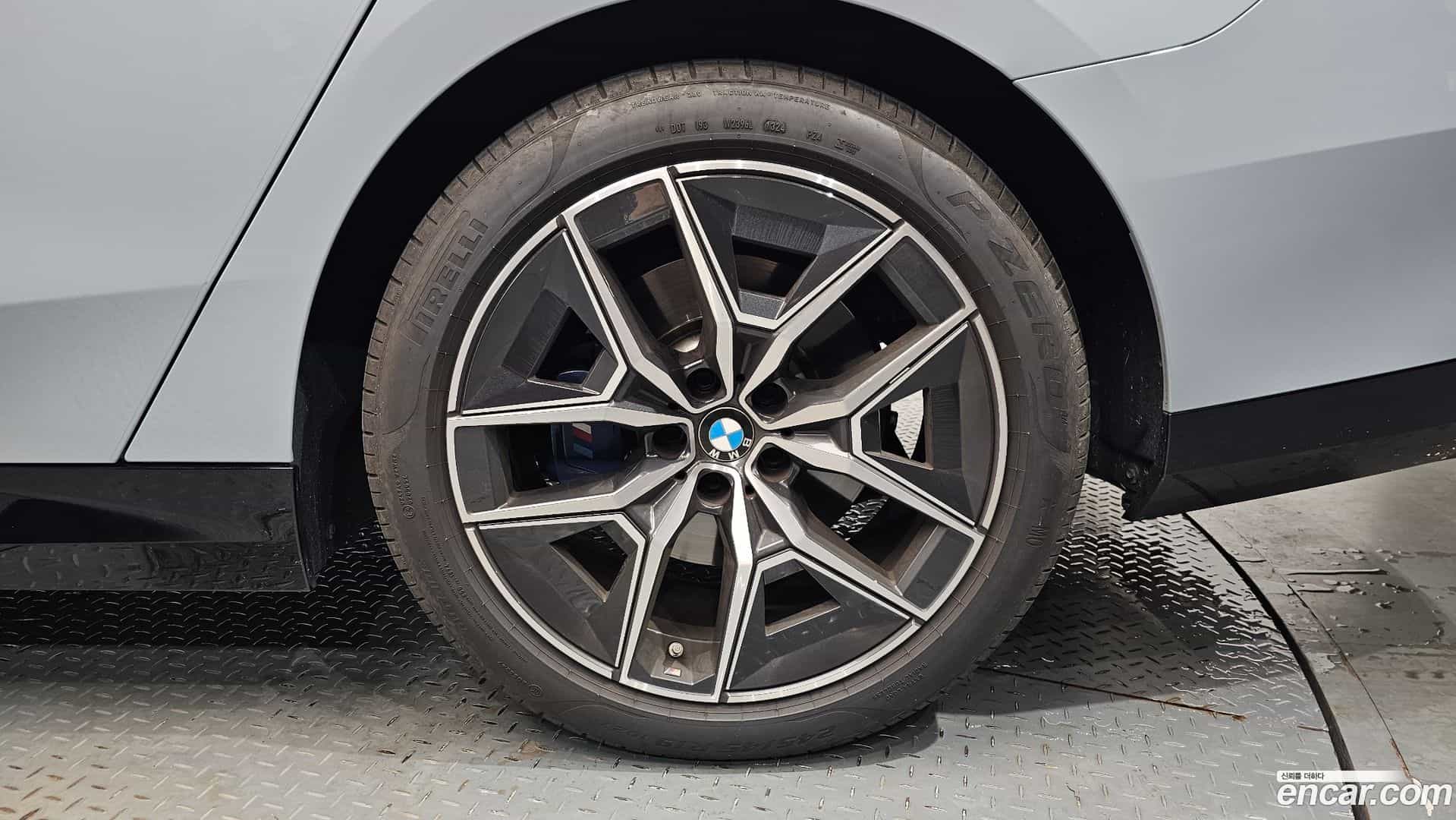 5-Series BMW 2024.8-OUTER-031