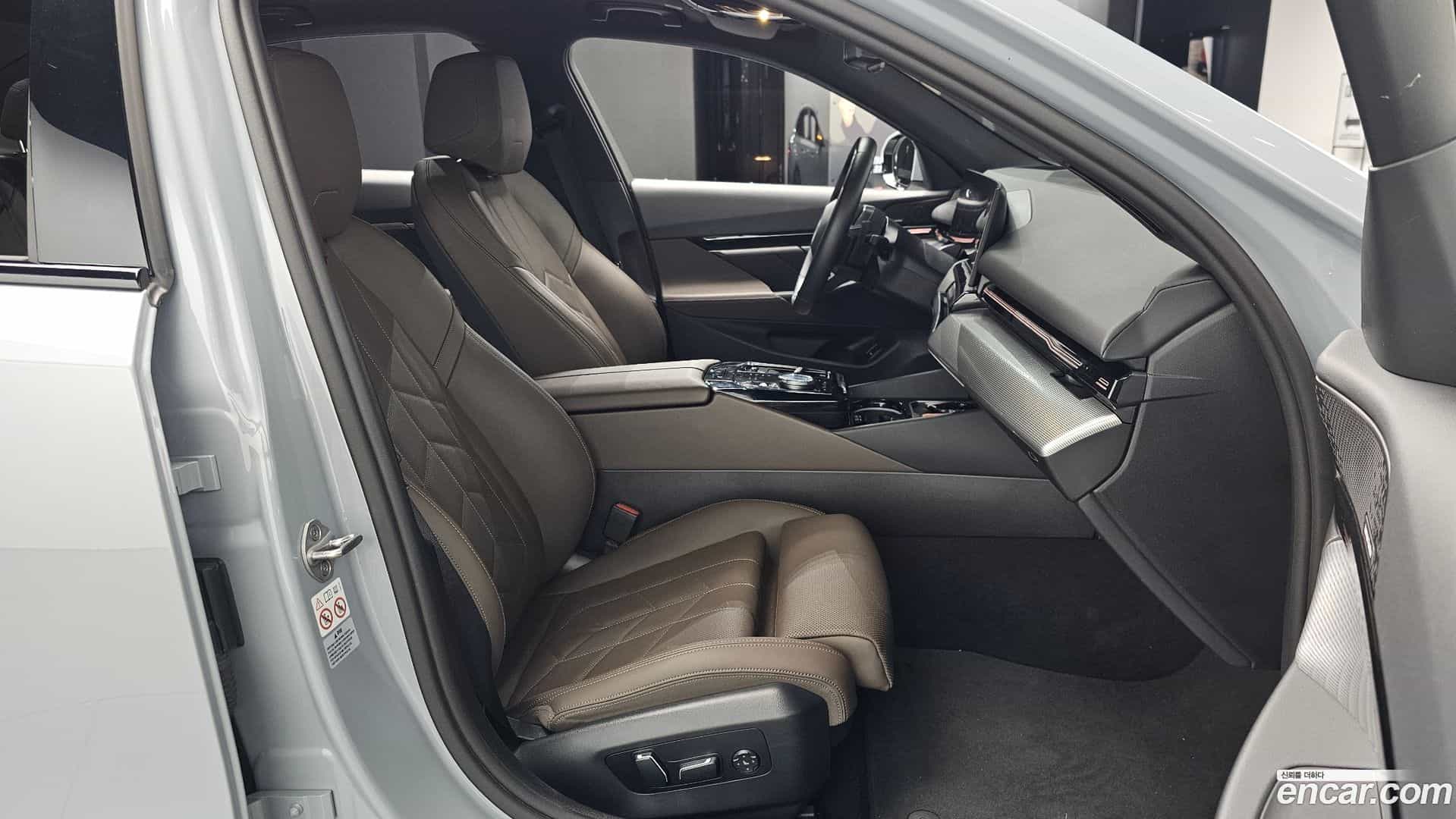 5-Series BMW 2024.8-INNER-036