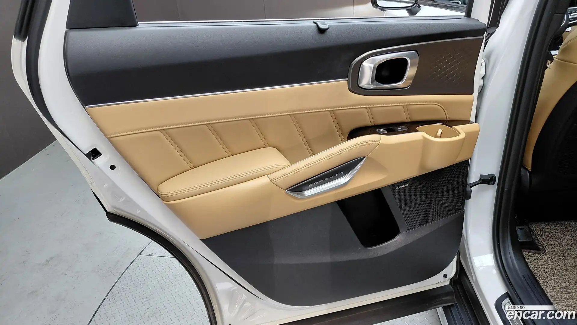 Sorento Kia 2023.2-INNER-035
