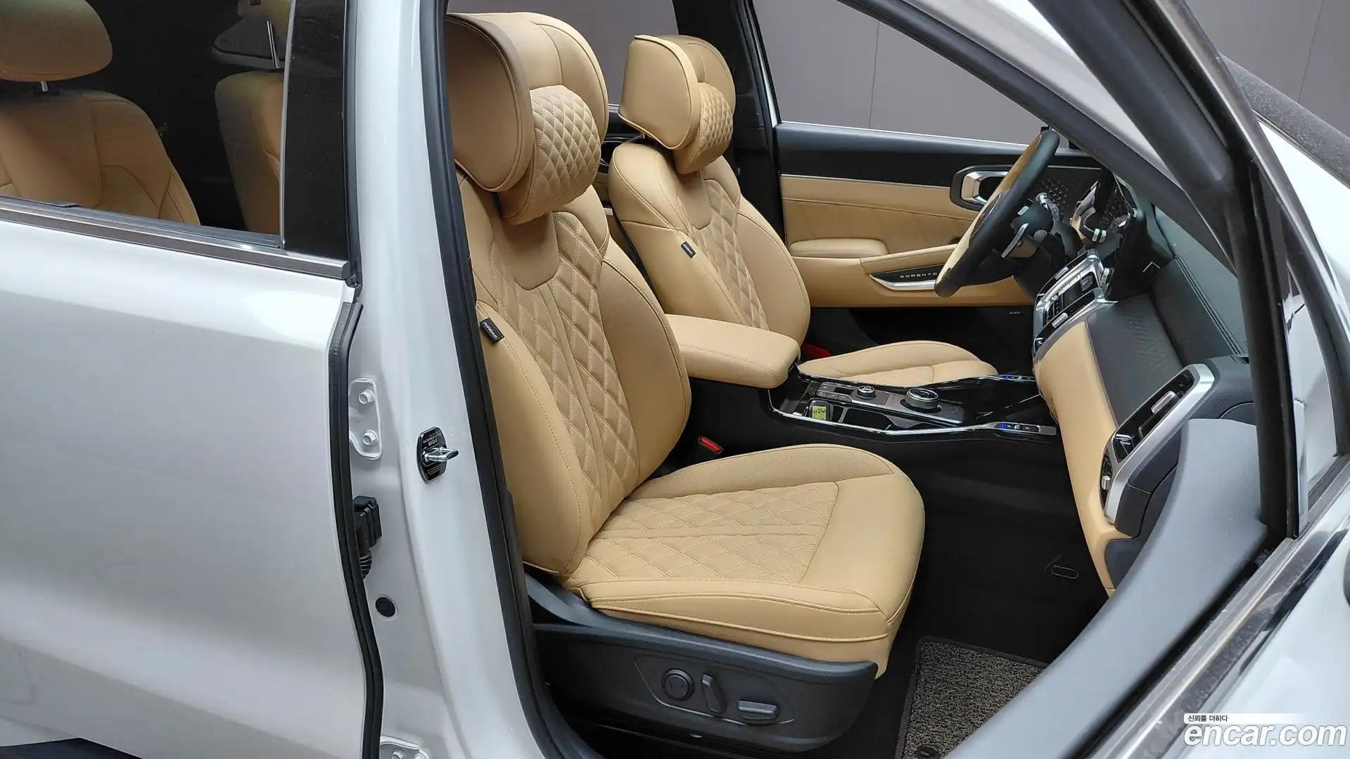 Sorento Kia 2023.2-INNER-036