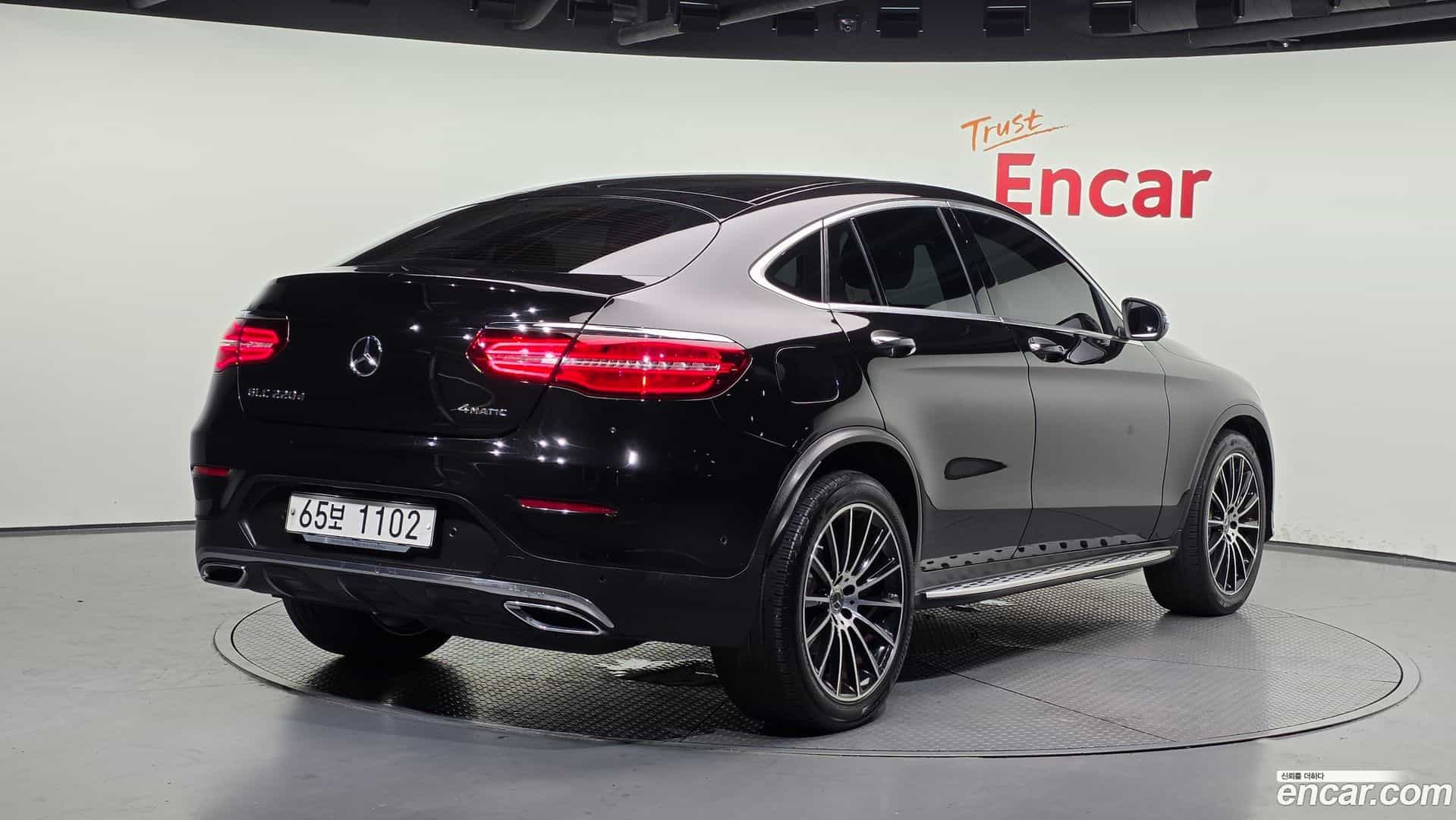 GLC-Class Mercedes-Benz 2017.6-OUTER-002